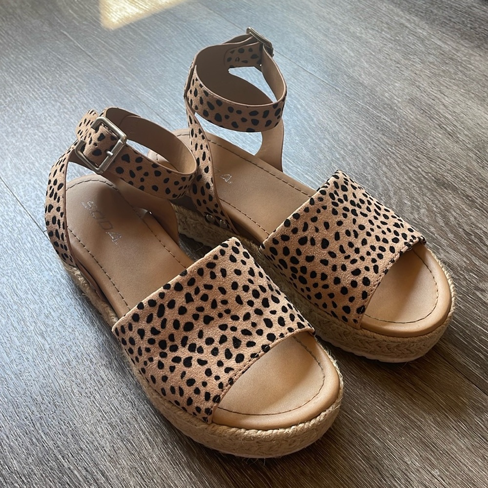 Dotted Platform Shoes